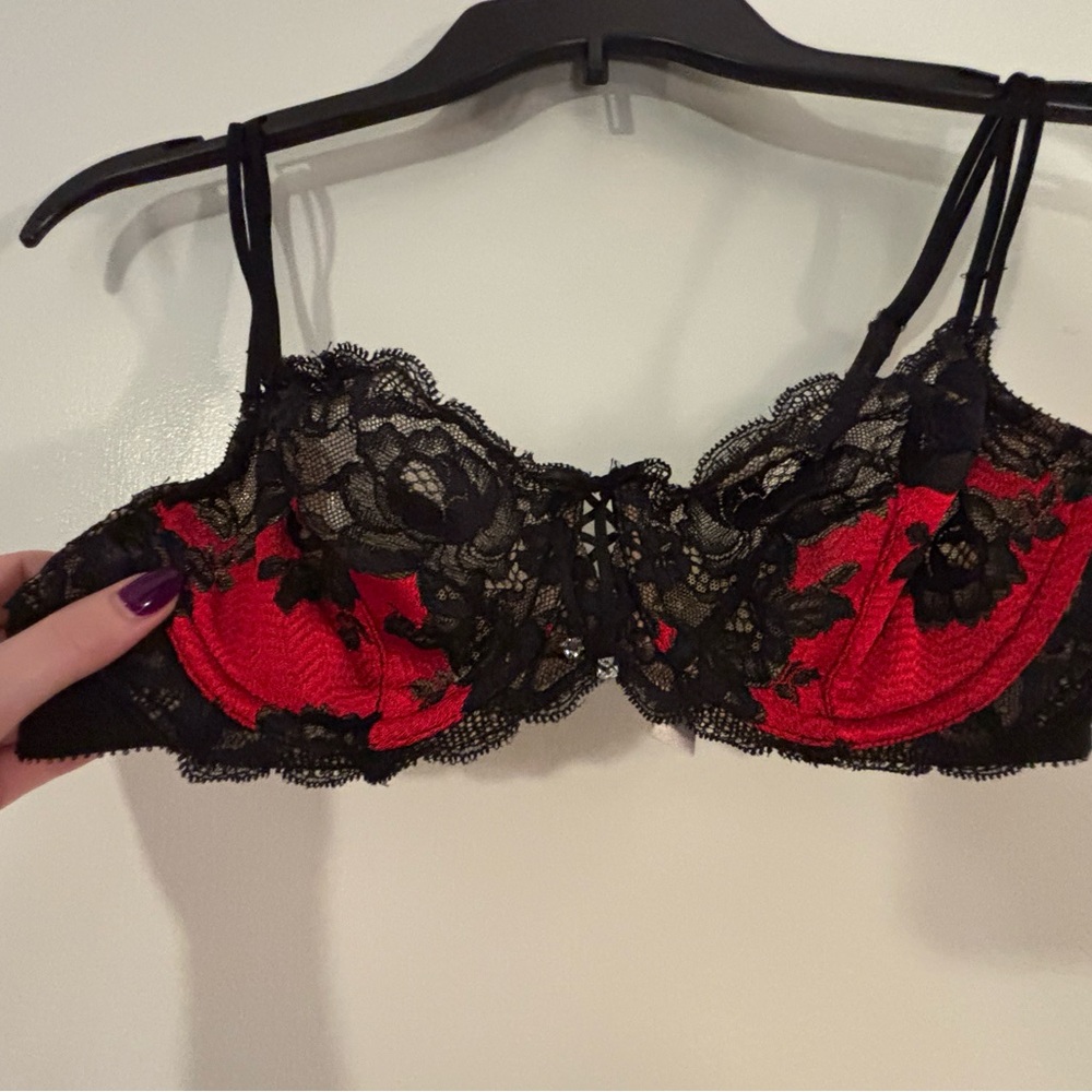 Lace Victoria’s Secret Black and Red Bra